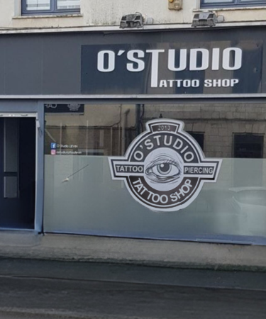 Devanture du salon de tatouages O'Studio Tattoo