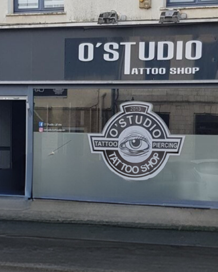 Devanture du salon de tatouages O'Studio Tattoo