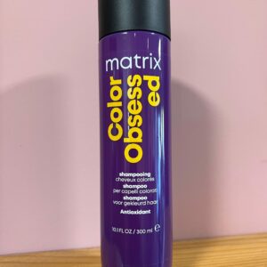 Shampooing cheveux colorés MATRIX, couleur éclatante, protection capillaire conseillé par votre coiffeuse.