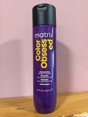 Shampooing cheveux colorés MATRIX, couleur éclatante, protection capillaire conseillé par votre coiffeuse.